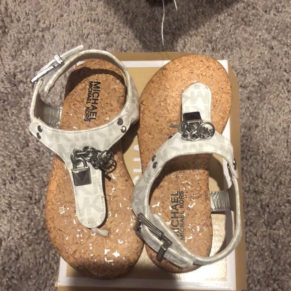 Toddler sandals - Picture 2 of 4